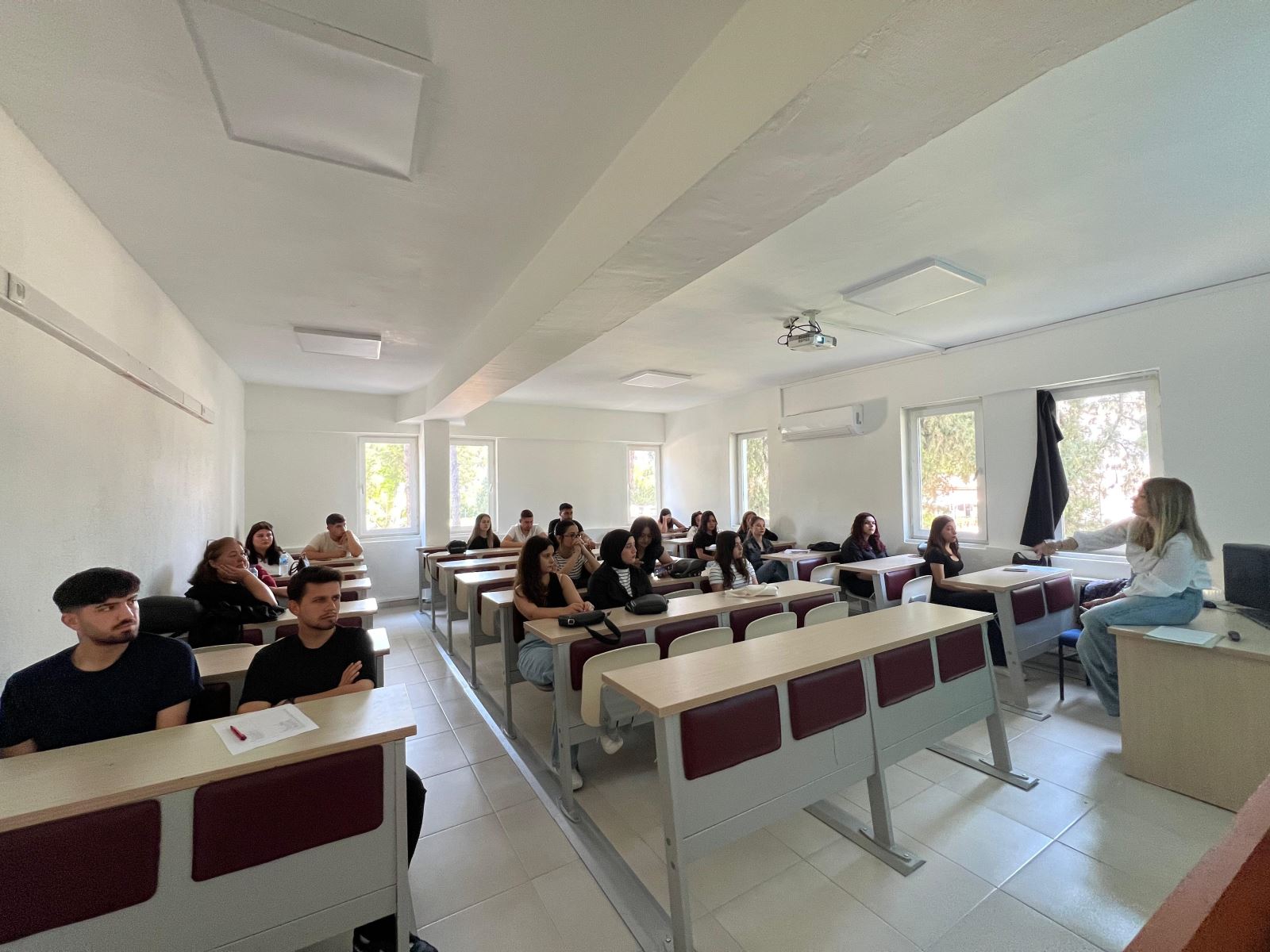 On 28.04.2025, a conference on “Managing Time without Procrastinating” was held in the Accounting and Tax Applications Program with the participation of Assoc. Prof. Dr. Gökdeniz KALKIN as a speaker. 